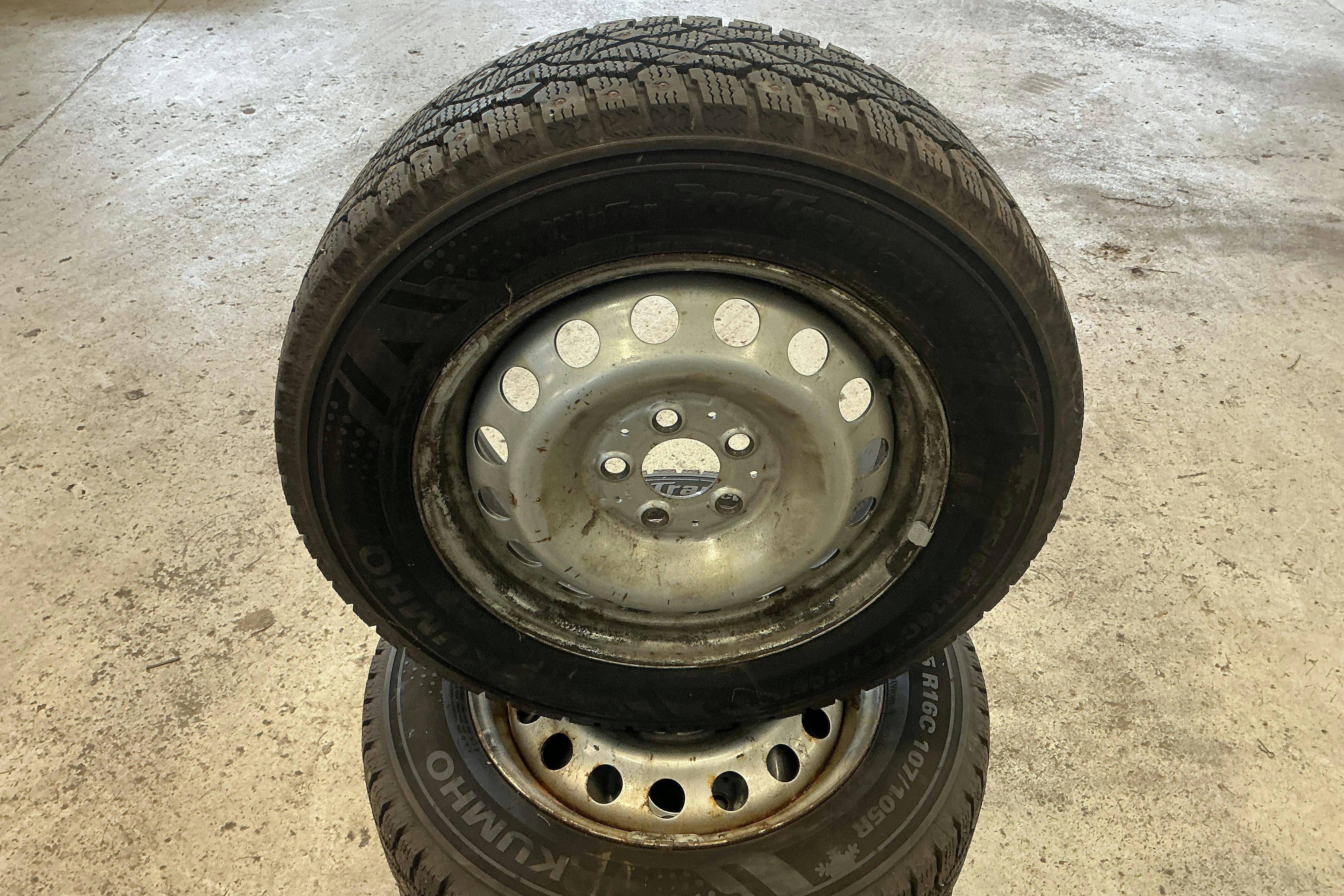 Vehicle Image 13