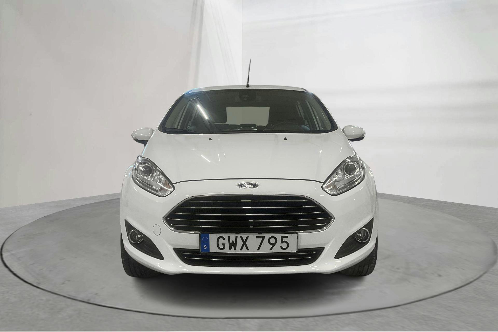 Vehicle Image 4