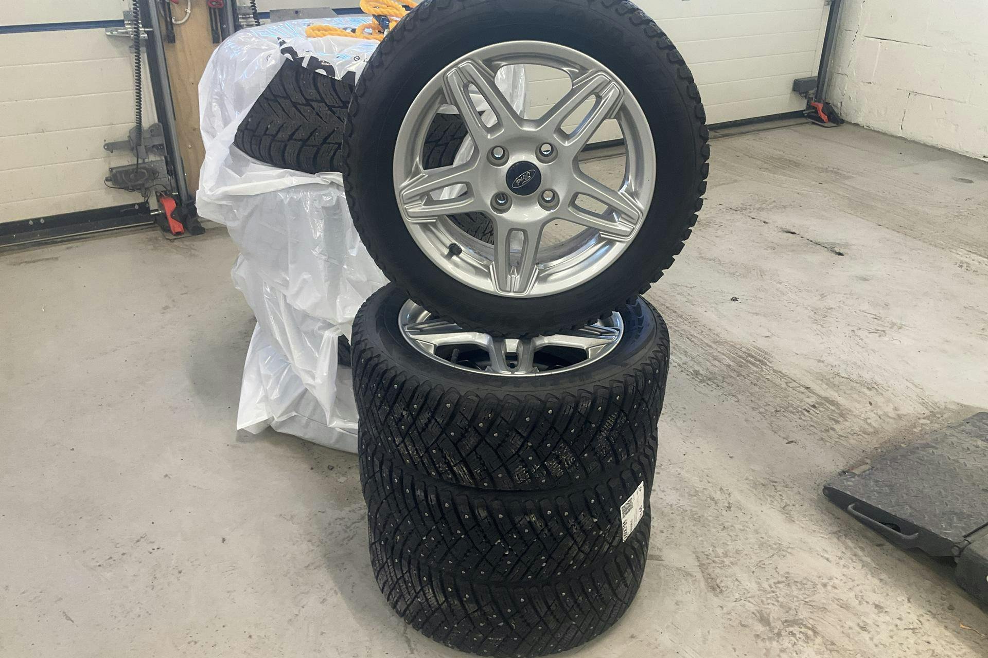 Vehicle Image 14