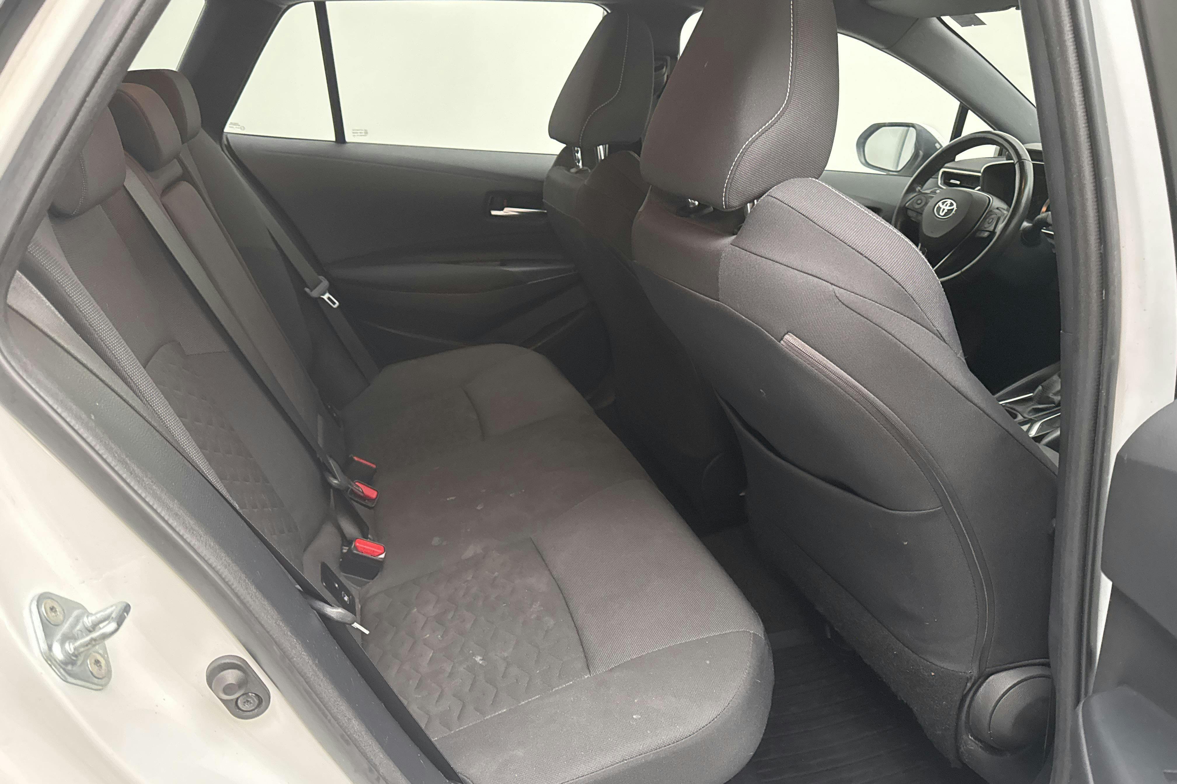 Vehicle Image 8