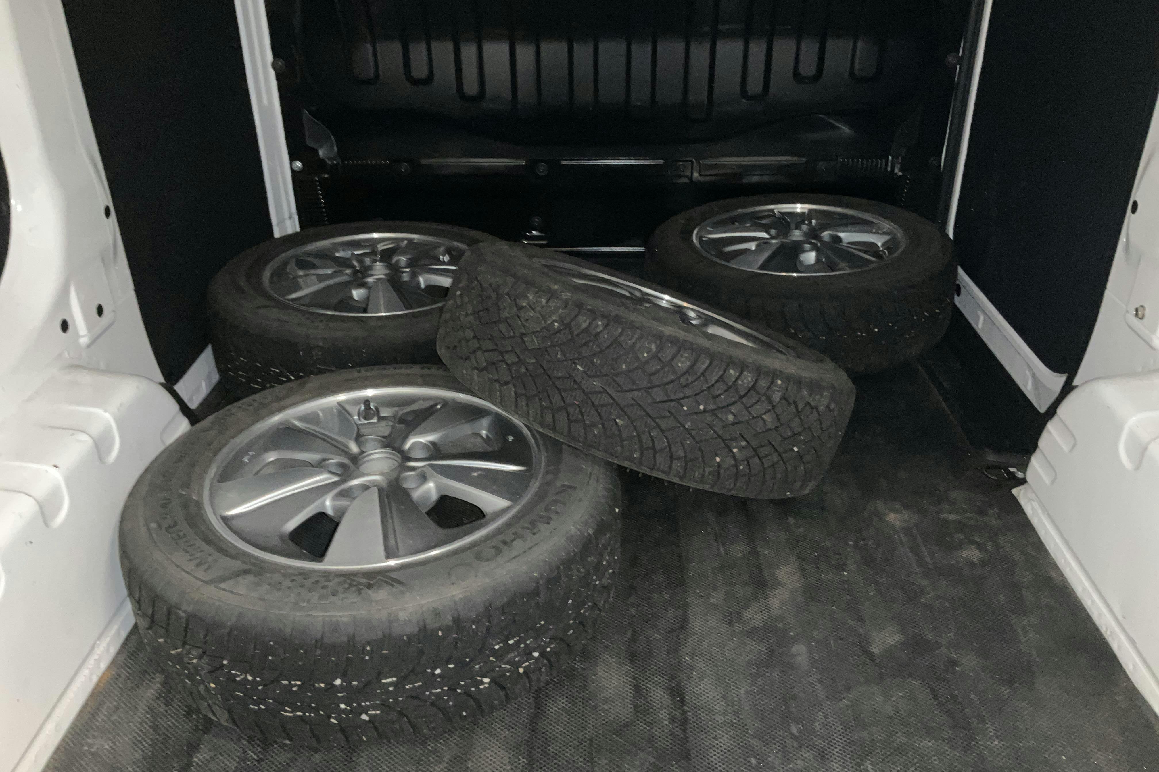 Vehicle Image 14