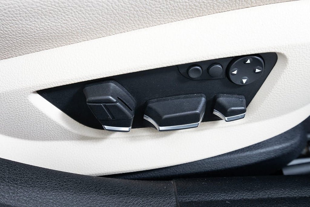Vehicle Image 23