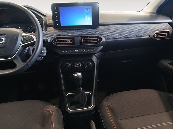 Vehicle Image 11