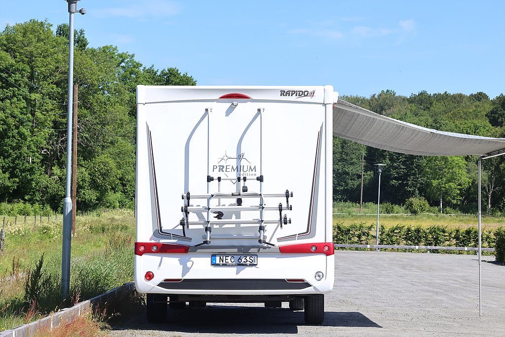 Vehicle Image 13