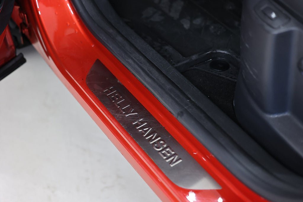 Vehicle Image 16