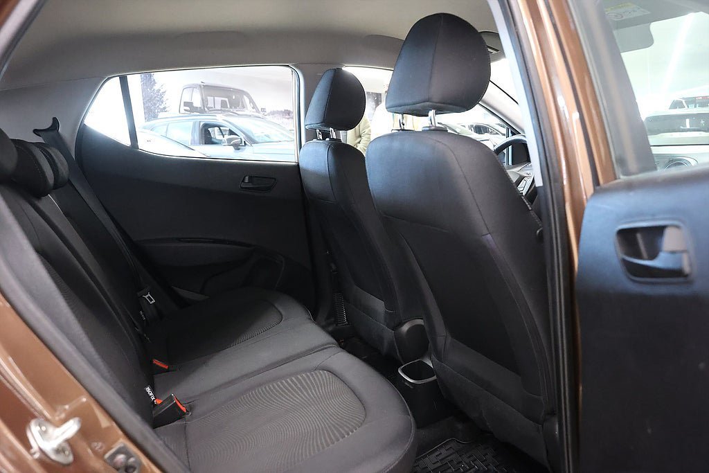 Vehicle Image 11