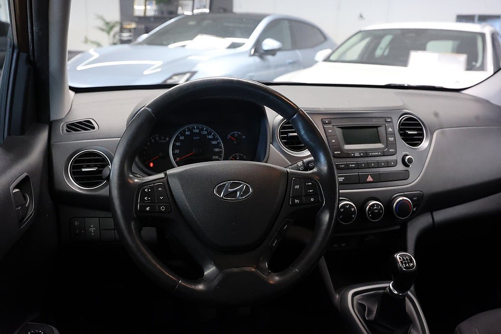 Vehicle Image 15