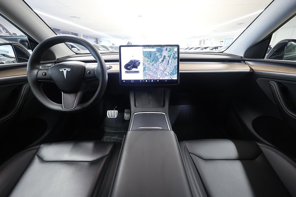 Vehicle Image 13
