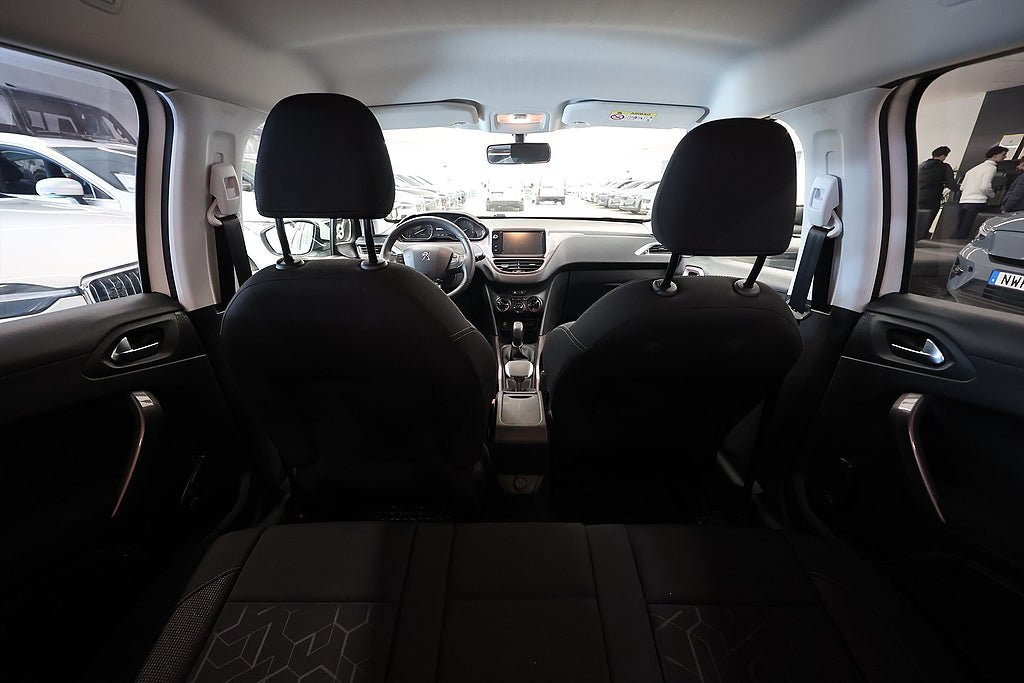 Vehicle Image 11