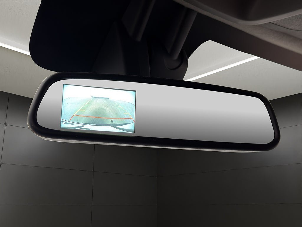 Vehicle Image 21