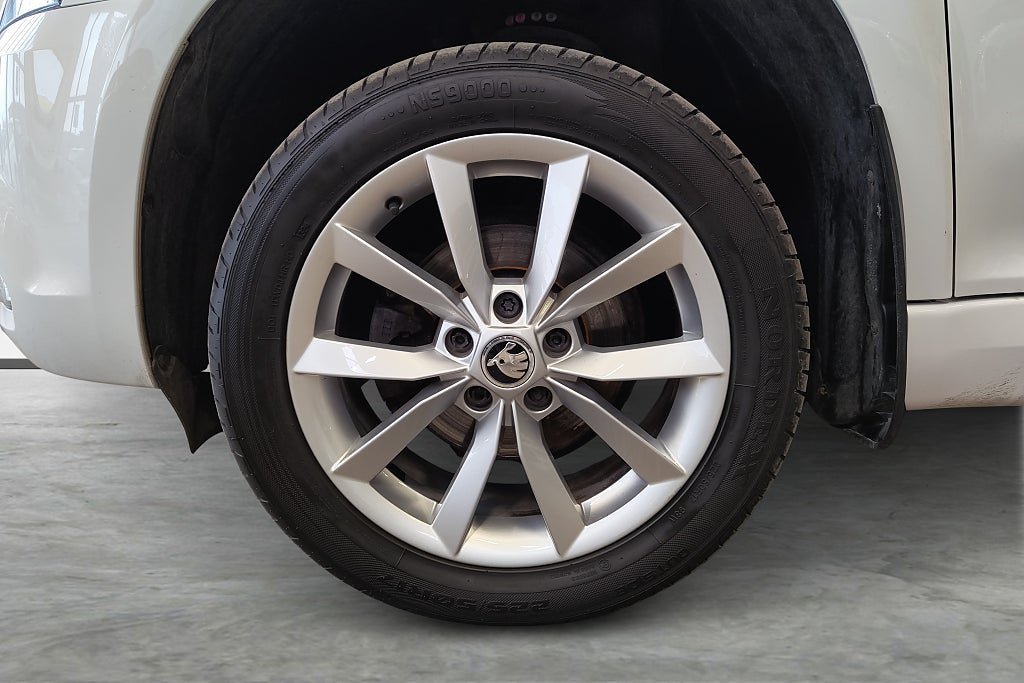Vehicle Image 22