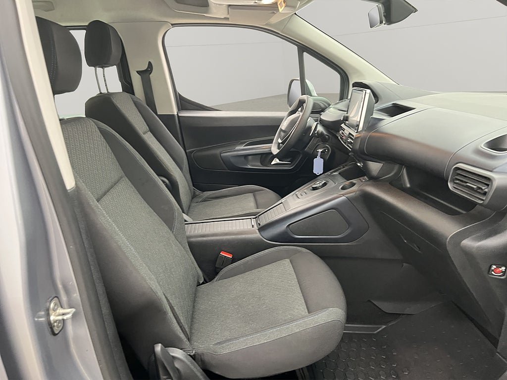 Vehicle Image 26