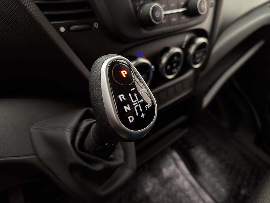 Vehicle Image 23