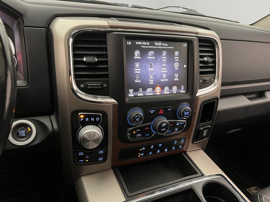 Vehicle Image 25