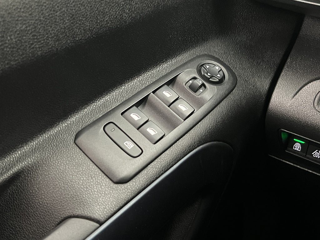 Vehicle Image 29