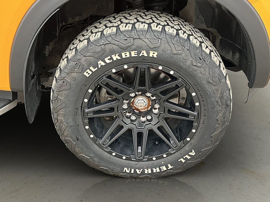 Vehicle Image 32