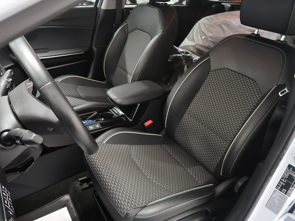 Vehicle Image 18