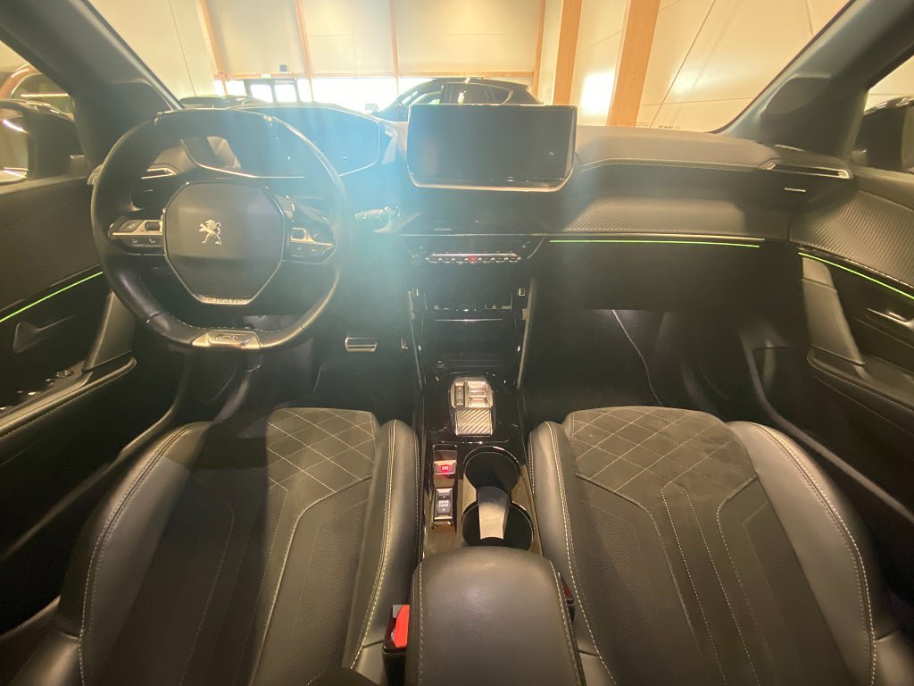 Vehicle Image 9