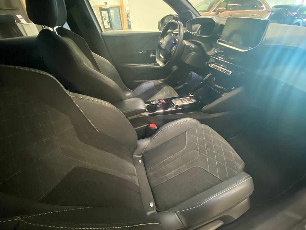 Vehicle Image 17