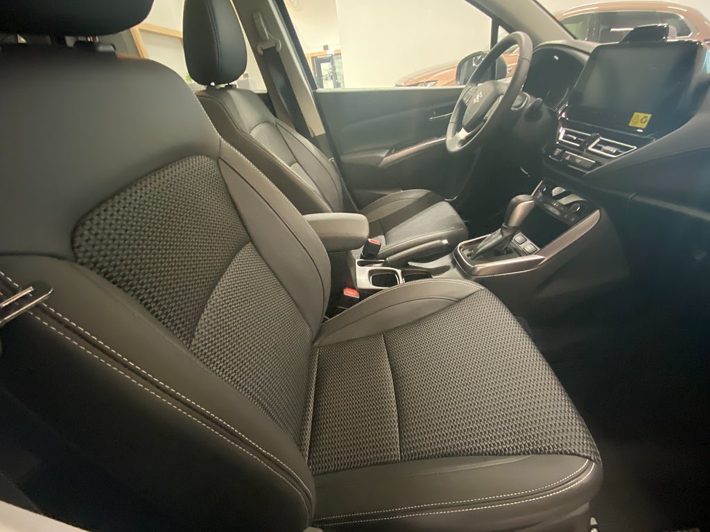 Vehicle Image 18