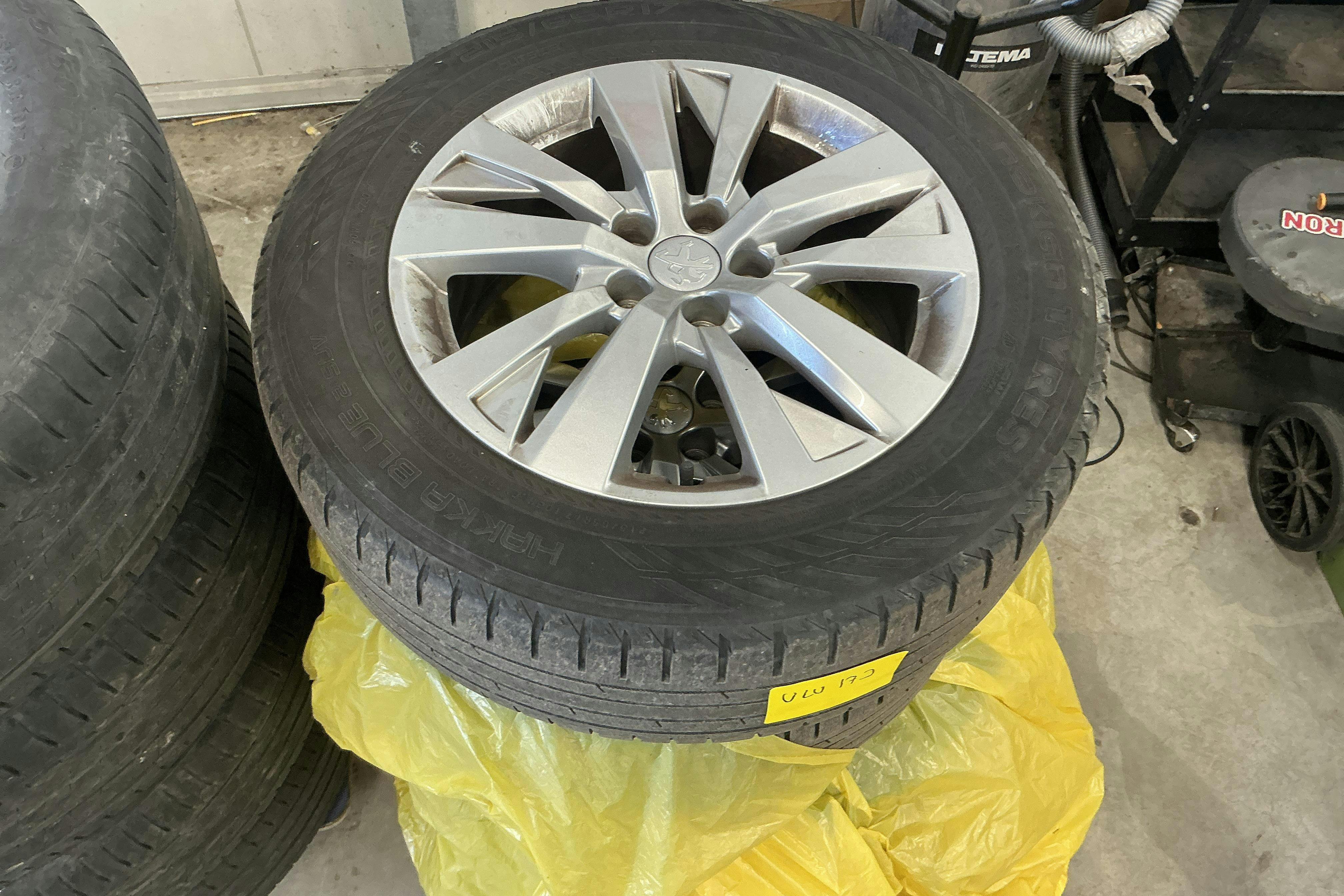 Vehicle Image 15