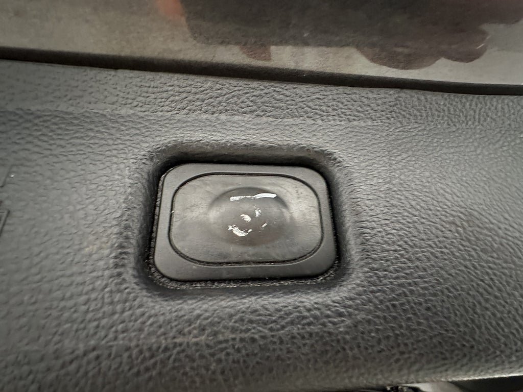Vehicle Image 33