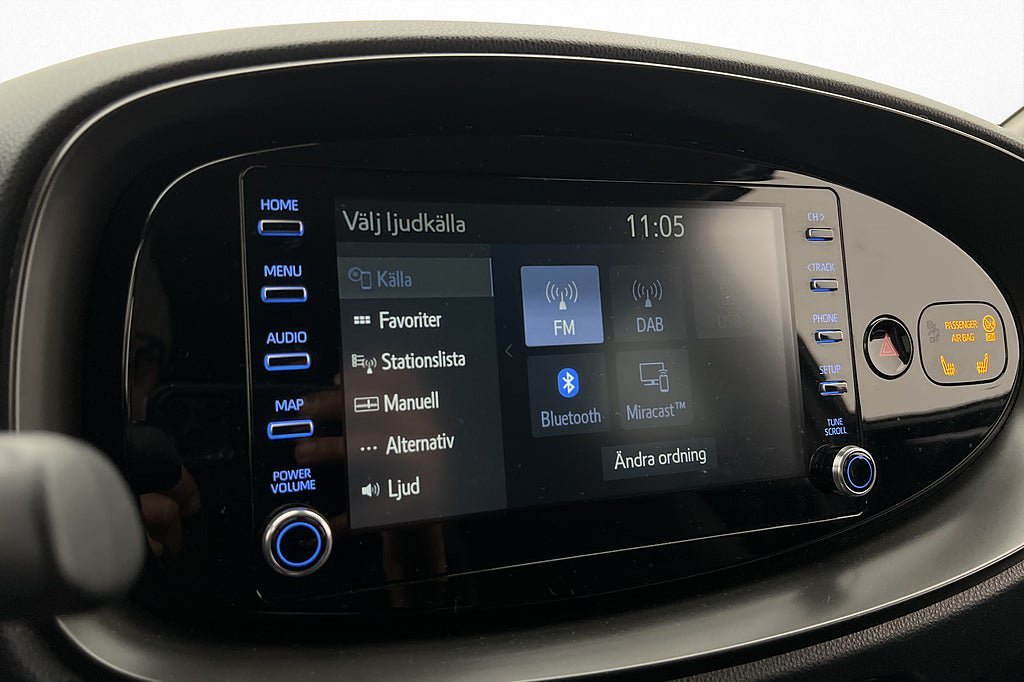 Vehicle Image 16