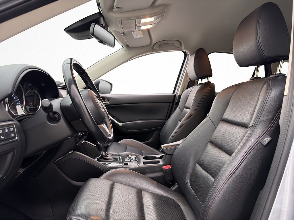 Vehicle Image 12