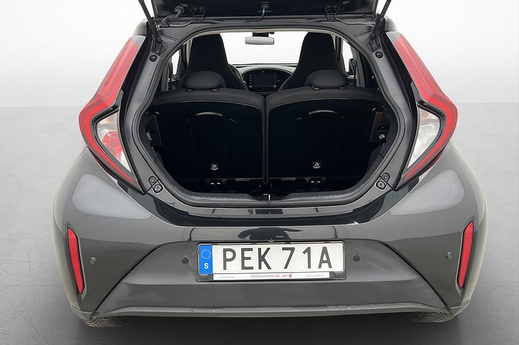 Vehicle Image 23