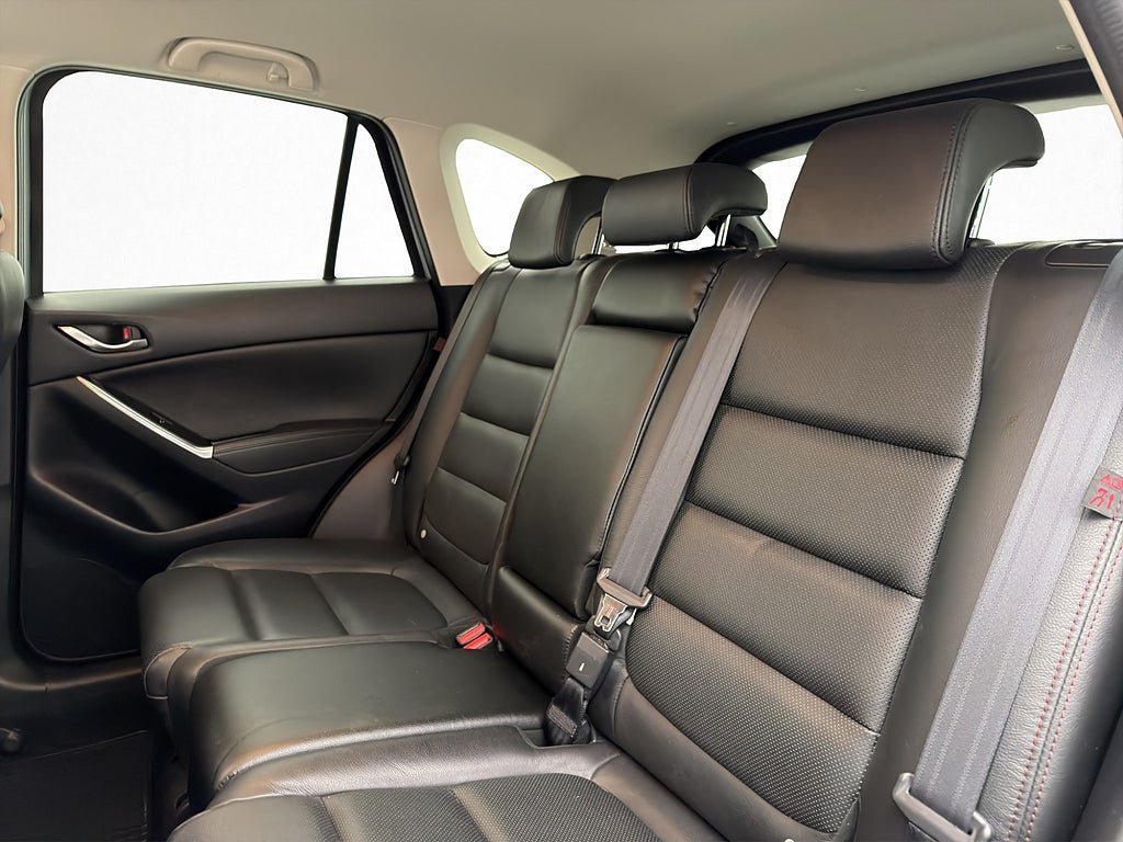 Vehicle Image 25