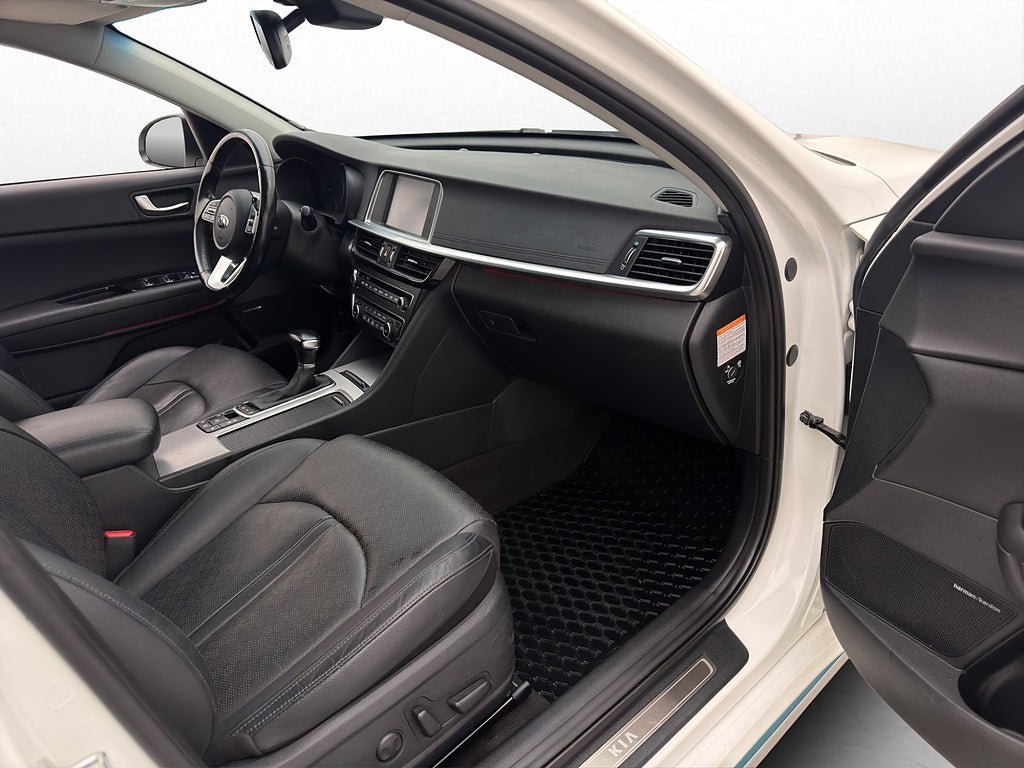 Vehicle Image 32