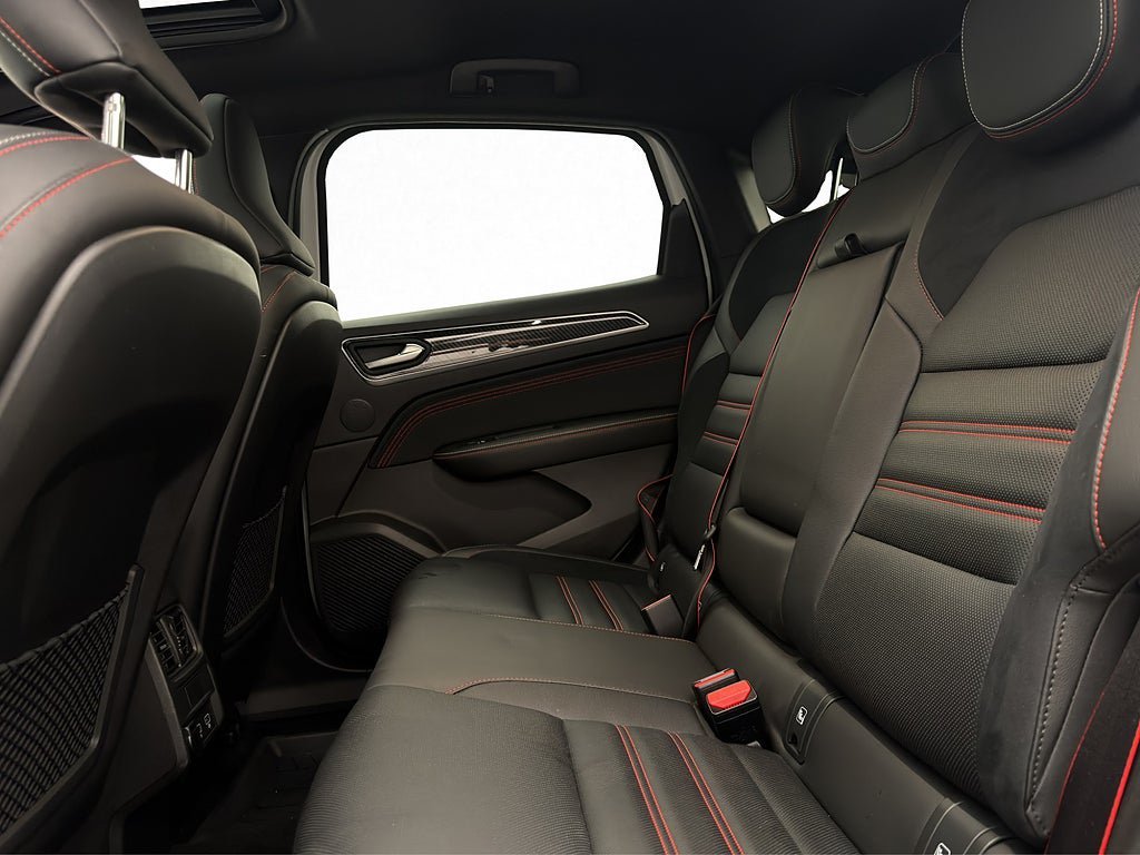 Vehicle Image 38