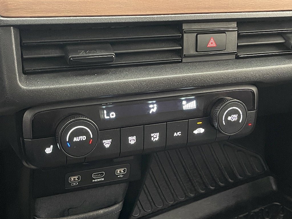 Vehicle Image 27