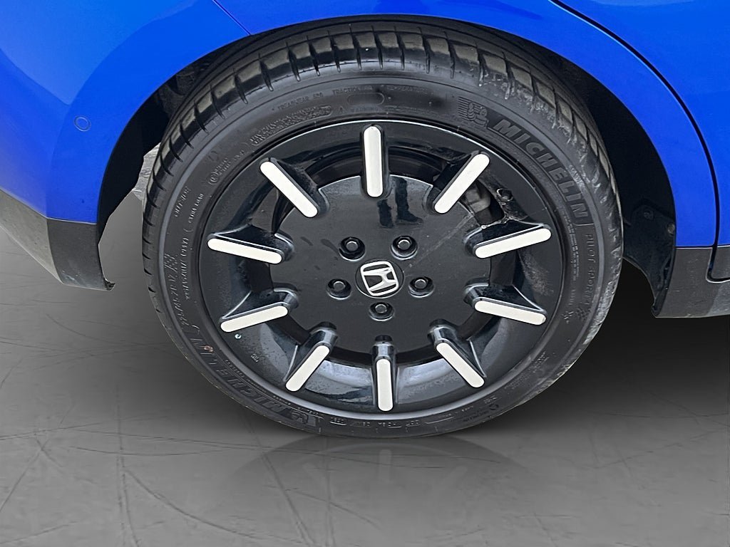 Vehicle Image 35