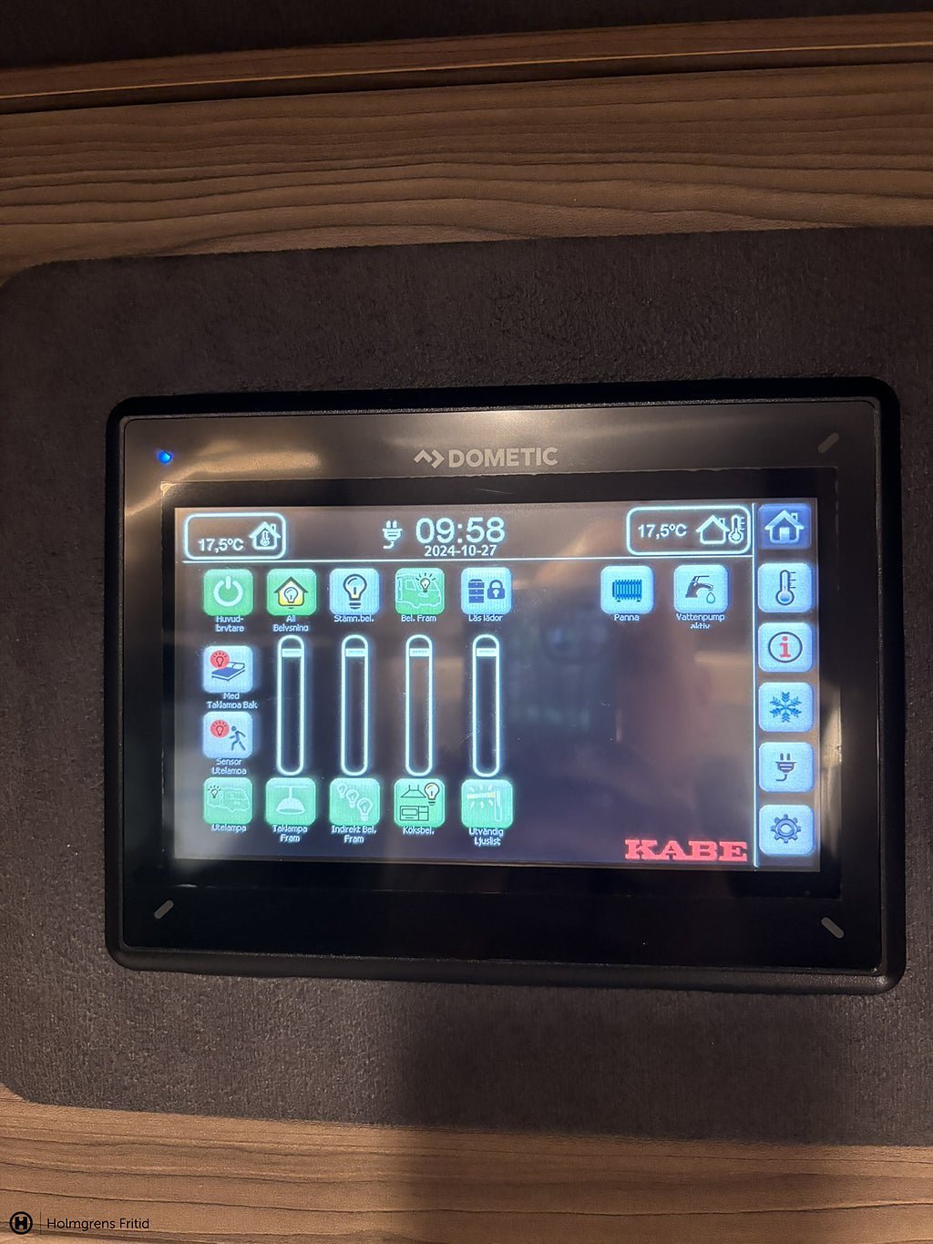 Vehicle Image 23