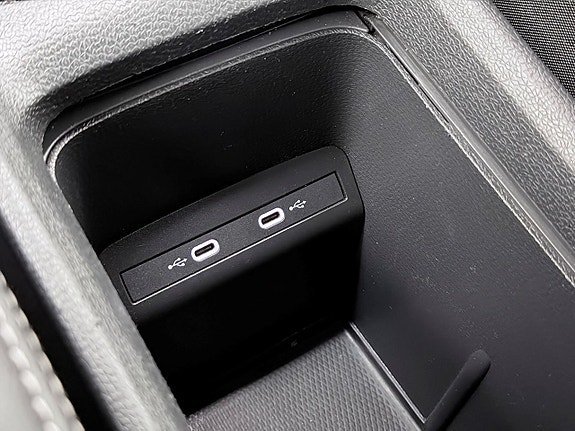 Vehicle Image 29