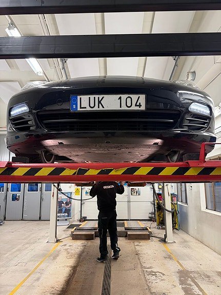 Vehicle Image 35