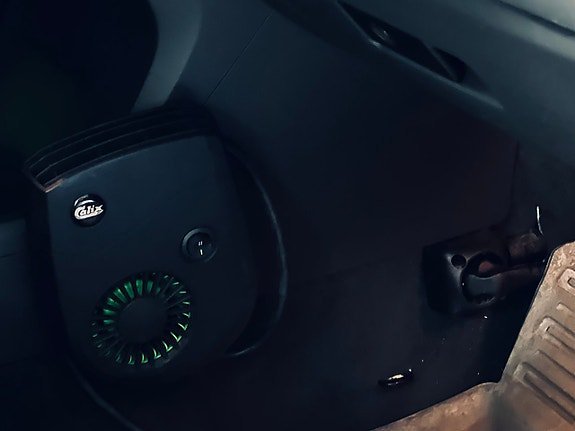 Vehicle Image 25