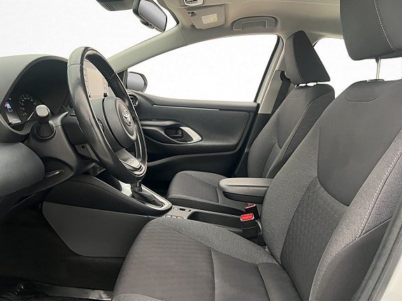 Vehicle Image 10