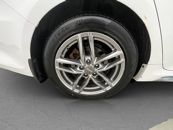 Vehicle Image 37