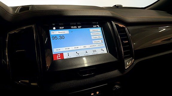 Vehicle Image 9