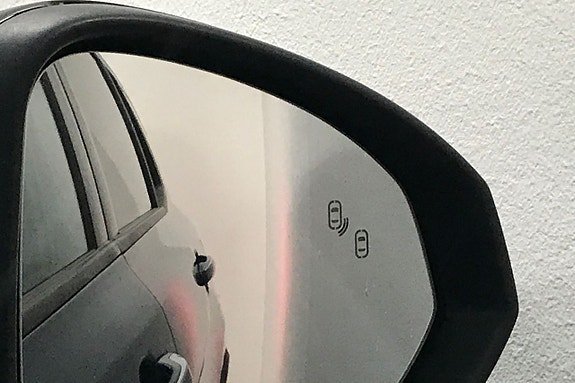 Vehicle Image 32
