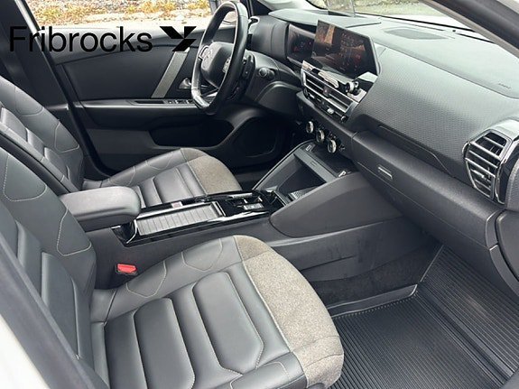 Vehicle Image 24