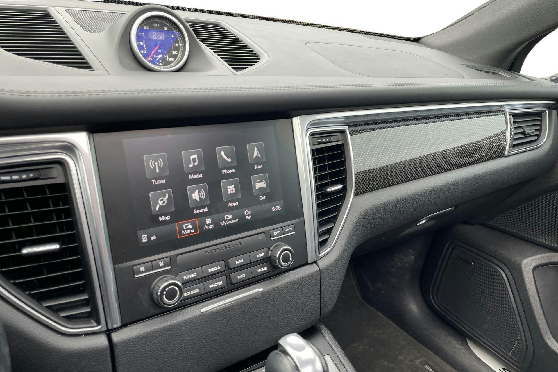 Vehicle Image 16