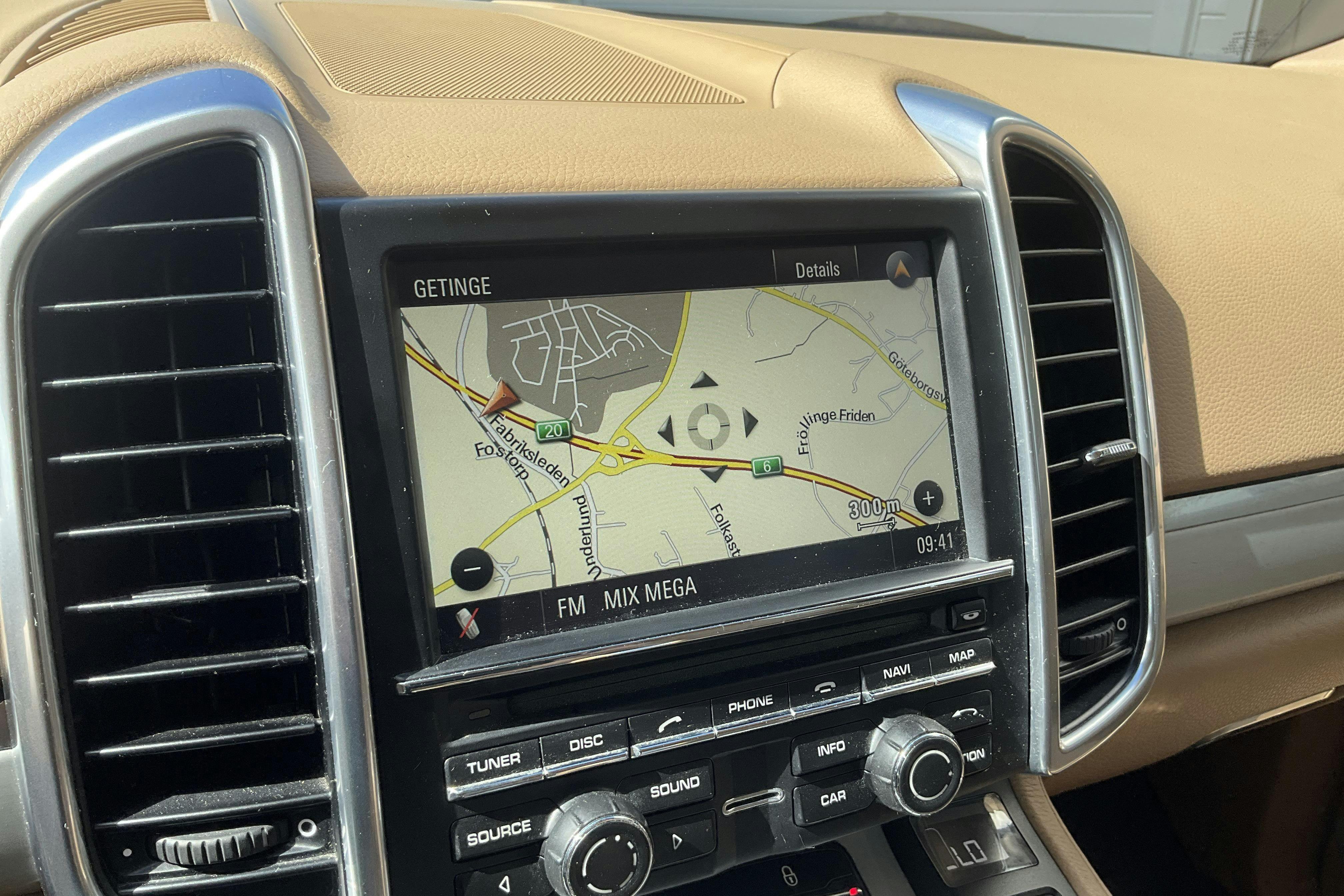 Vehicle Image 11