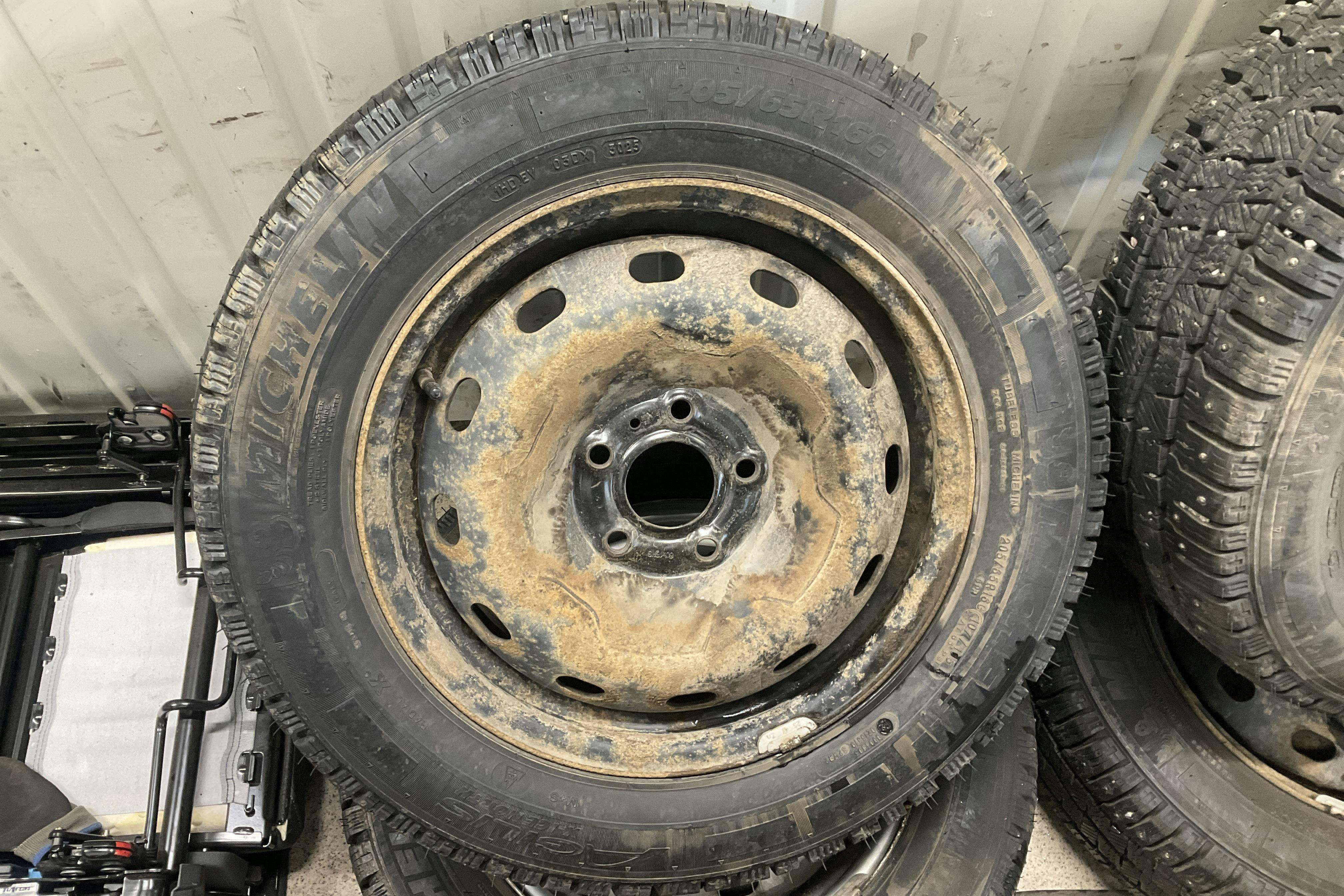 Vehicle Image 14