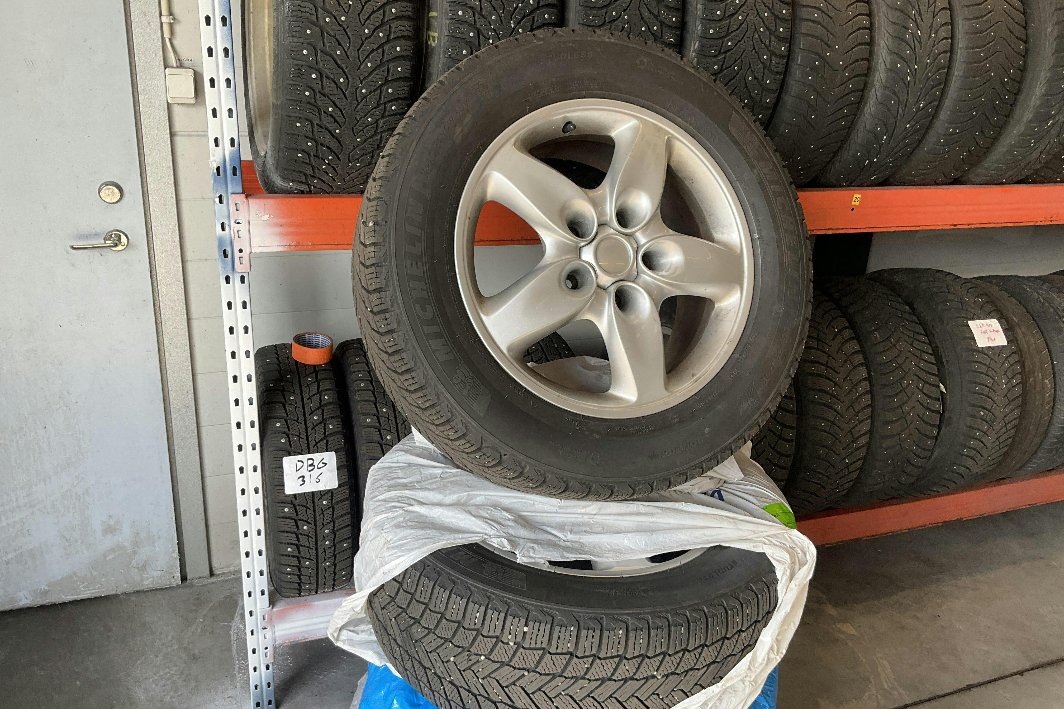 Vehicle Image 14