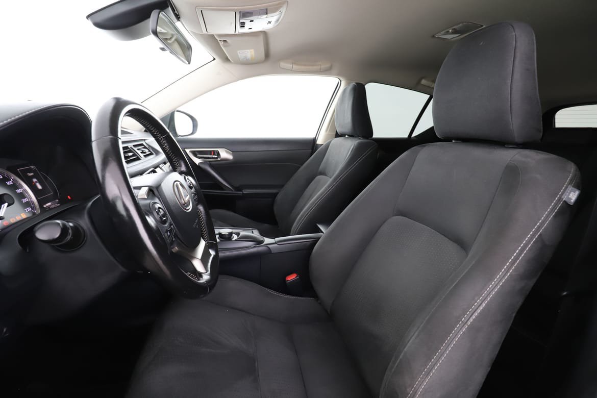 Vehicle Image 11