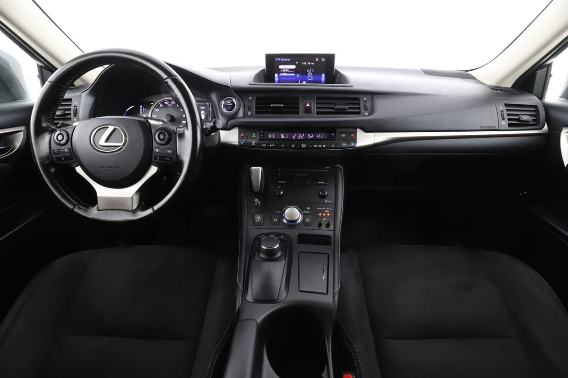 Vehicle Image 13