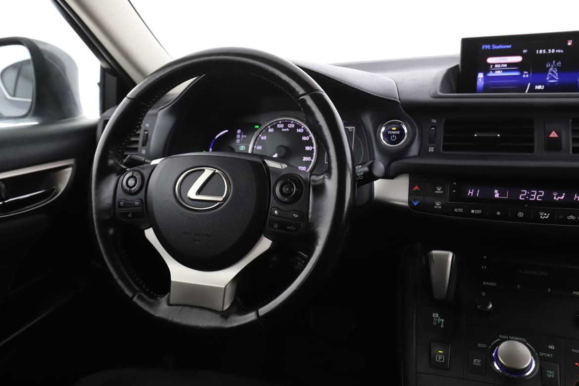 Vehicle Image 14